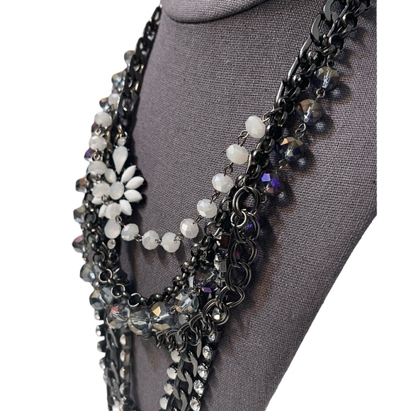 🎉 HP! ❤️ NWT! Simply Vera / Vera Wang Gunmetal Chain Cluster Necklace - Picture 2 of 7